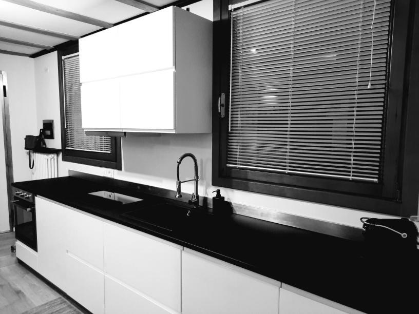 Apartment Mini Contra' Dei Servi -